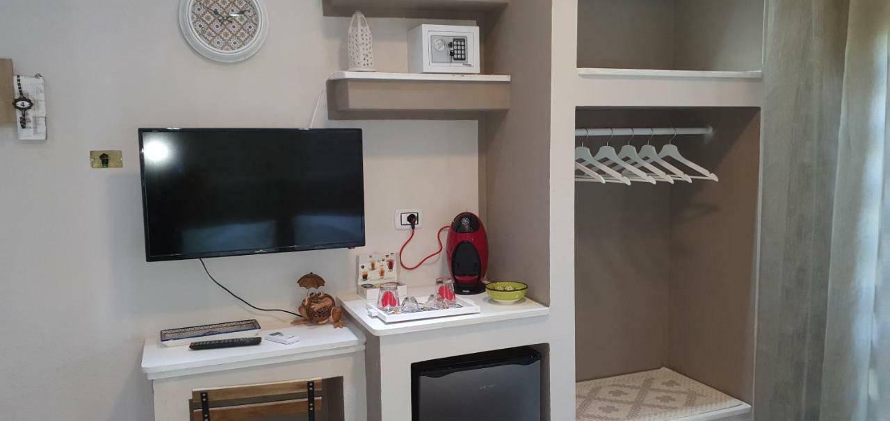 Guesthouse Luisella Кальяри Экстерьер фото