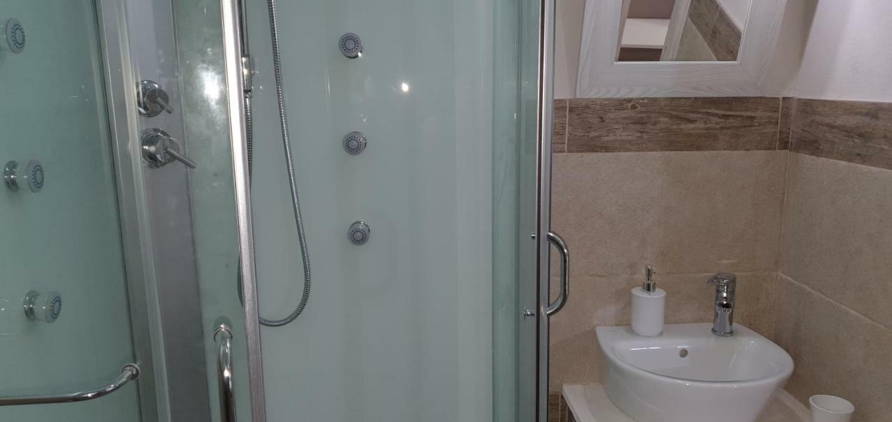 Guesthouse Luisella Кальяри Экстерьер фото